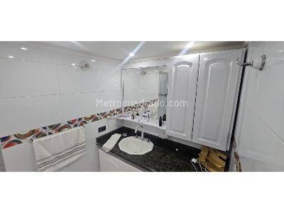 Casa de 3 alcobas en venta en Santa Barbara, Bogotá, 240 m² · foto 17 de 20