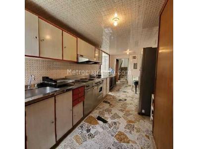 Casa de 4 alcobas en venta en Santa Bibiana, Bogotá, 269 m² · foto 9 de 20