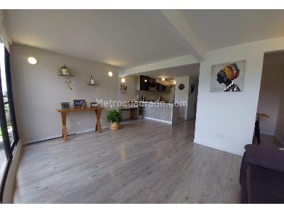 Apartamento de 2 alcobas en venta en Conjunto Las Flores, Cajicá, 67 m² · foto 9 de 17