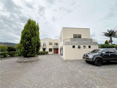 Casa de 5 alcobas en venta en Vereda Fagua, Chía, 450 m² · foto 2 de 20