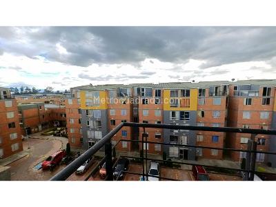 Apartamento de 3 alcobas en venta en Conjunto Oasis De Funza, Funza, 94 m² · foto 2 de 20