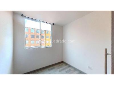 Apartamento de 3 alcobas en venta en Conjunto Altos De La Esperanza, Funza, 60 m² · foto 2 de 13