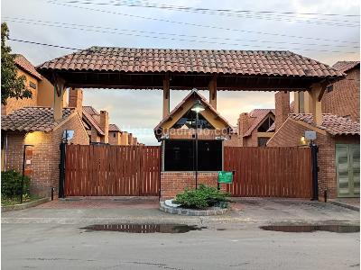 Casa de 4 alcobas en venta en Conjunto Residencial Los Rosales, Chía, 284 m² · foto 1 de 20