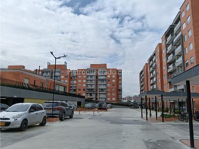 Apartamento de 3 alcobas en venta en Conjunto Puertas Del Sol, Mosquera, 77 m² · foto 12 de 20