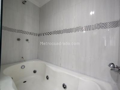 Casa de 5 alcobas en venta en Barranquilla, Barranquilla, 1300 m² · foto 17 de 19