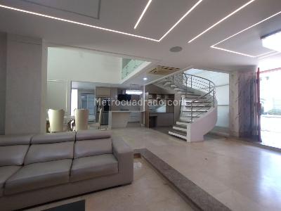 Casa de 3 alcobas en venta en Villa Campestre, Barranquilla, 247 m² · foto 2 de 16