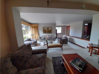Casa de 5 alcobas en venta en Bosque De Pinos, Bogotá, 650 m² · foto 2 de 6
