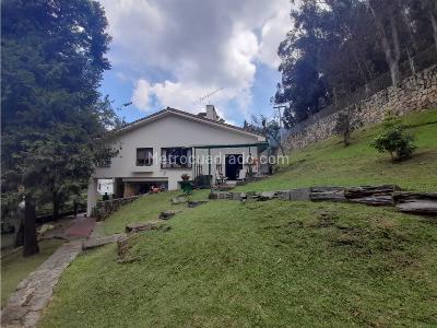 Casa de 5 alcobas en venta en Bosque De Pinos, Bogotá, 650 m² · foto 5 de 6