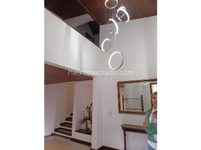 Casa de 4 alcobas en venta en Bosque De Pinos, Bogotá, 483 m² · foto 2 de 20
