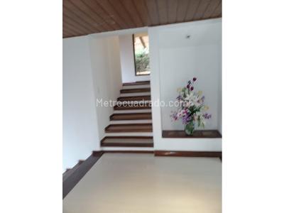 Casa de 4 alcobas en venta en Bosque De Pinos, Bogotá, 483 m² · foto 3 de 20
