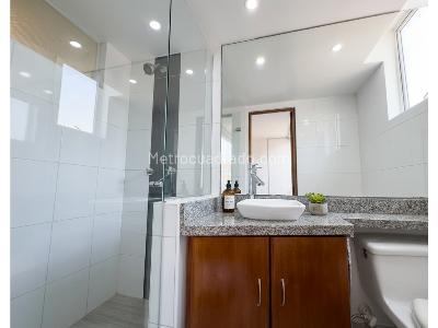 Apartamento de 3 alcobas en venta en Recodo Del Contry, Bogotá, 81 m² · foto 11 de 17