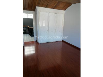 Casa de 3 alcobas en arriendo en Pasadena, Bogotá, 350 m² · foto 12 de 20