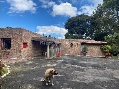 Casa de 5 alcobas en venta en Suba, Bogotá, 280 m² · foto 3 de 20