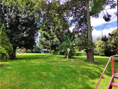 Casa de 5 alcobas en venta en Suba, Bogotá, 280 m² · foto 9 de 20
