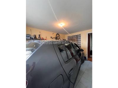 Casa de 5 alcobas en venta en Claret, Bogotá, 360 m² · foto 6 de 20