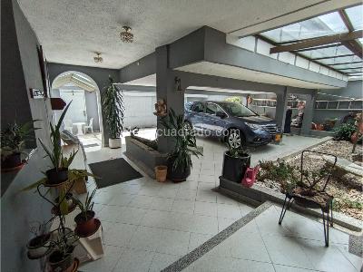 Casa de 5 alcobas en venta en Santa Ana, Bogotá, 630 m² · foto 2 de 18