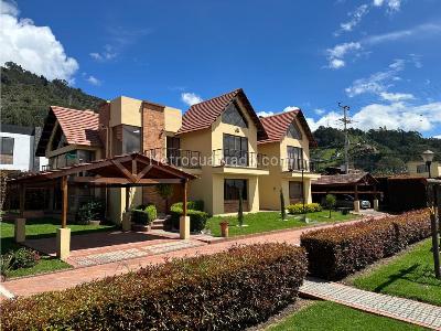Casa de 4 alcobas en venta en Casa De Piedra 2, Chía, 356 m² · foto 4 de 20