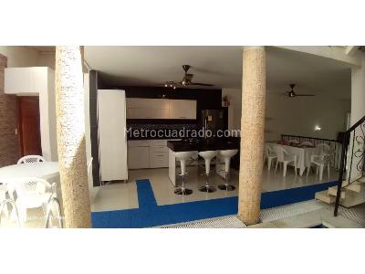 Casa de 5 alcobas en venta en Santa Isabel, Girardot, 259 m² · foto 6 de 11