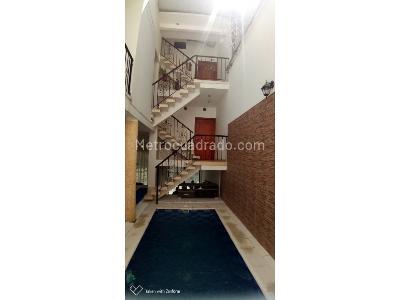 Casa de 5 alcobas en venta en Santa Isabel, Girardot, 259 m² · foto 8 de 11