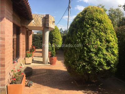 Casa de 3 alcobas en venta en San Cipriano, Bogotá, 156 m² · foto 2 de 20