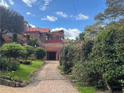 Casa de 5 alcobas en venta en Los Naranjos, Bogotá, 405 m² · foto 2 de 20