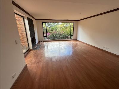 Casa de 5 alcobas en venta en Los Naranjos, Bogotá, 405 m² · foto 3 de 20