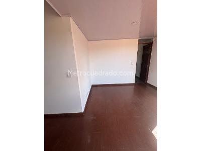 Casa de 5 alcobas en venta en Los Naranjos, Bogotá, 405 m² · foto 5 de 20