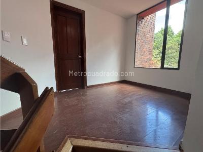 Casa de 5 alcobas en venta en Los Naranjos, Bogotá, 405 m² · foto 14 de 20