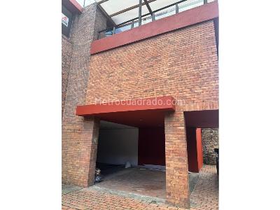 Casa de 5 alcobas en venta en Los Naranjos, Bogotá, 405 m² · foto 16 de 20