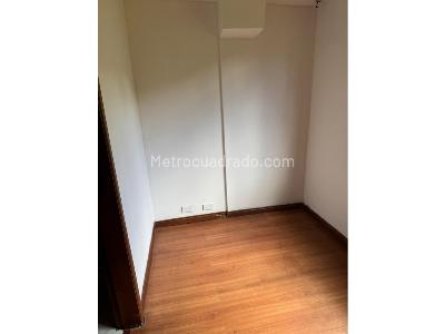 Casa de 5 alcobas en venta en Los Naranjos, Bogotá, 405 m² · foto 17 de 20