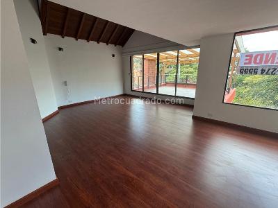 Casa de 5 alcobas en venta en Los Naranjos, Bogotá, 405 m² · foto 20 de 20