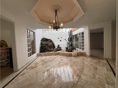 Casa de 4 alcobas en venta en Santa Ana, Bogotá, 810 m² · foto 8 de 19