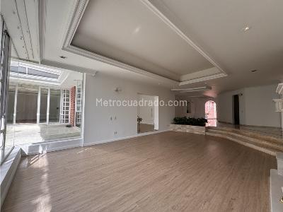 Casa de 4 alcobas en venta en Santa Ana, Bogotá, 810 m² · foto 3 de 19