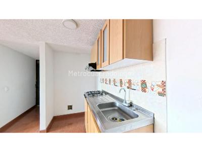 Apartamento de 2 alcobas en venta en Hogares, Soacha, 51 m² · foto 2 de 18