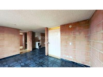 Apartamento de 2 alcobas en venta en Hogares, Soacha, 41 m² · foto 2 de 10
