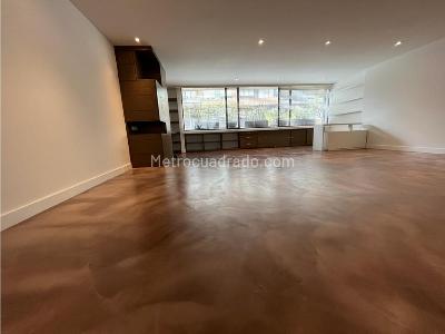 Apartamento de 3 alcobas en venta en Los Rosales, Bogotá, 186 m² · foto 4 de 20