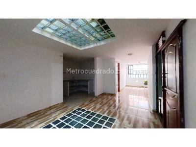 Casa de 5 alcobas en venta en Galicia, Bogotá, 237 m² · foto 5 de 20