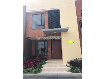 Casa de 4 alcobas en arriendo en Palos Verdes, Cajicá, 182 m² · foto 2 de 20