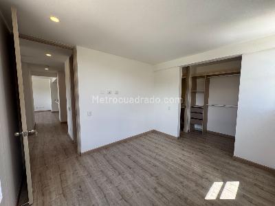 Apartamento en venta en Lagos De Torca, Bogotá · foto 4 de 10