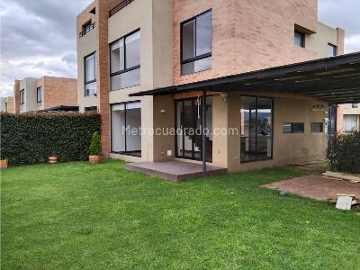 Casa de 3 alcobas en venta en Cajica, Cajicá, 246 m² · foto 2 de 20