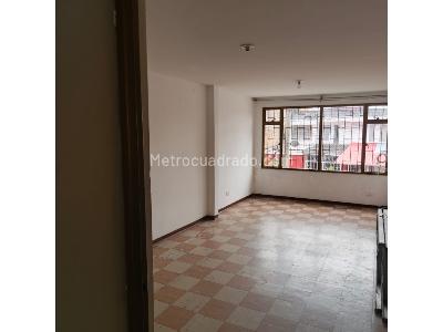 Casa de 5 alcobas en venta en La Francia, Bogotá, 240 m² · foto 12 de 20