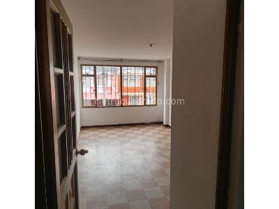 Casa de 5 alcobas en venta en La Francia, Bogotá, 240 m² · foto 13 de 20