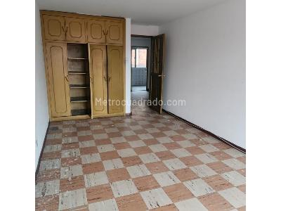 Casa de 5 alcobas en venta en La Francia, Bogotá, 240 m² · foto 14 de 20