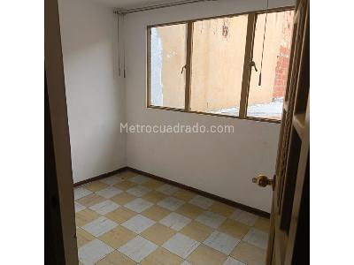 Casa de 5 alcobas en venta en La Francia, Bogotá, 240 m² · foto 19 de 20
