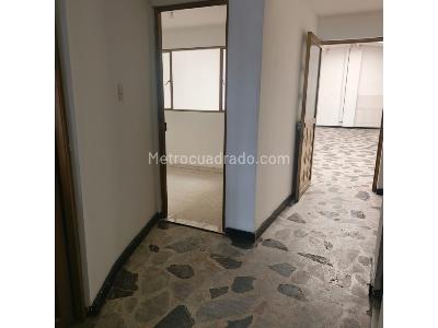 Casa de 5 alcobas en venta en La Francia, Bogotá, 240 m² · foto 8 de 20