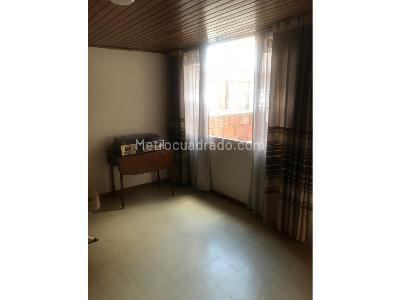 Casa de 5 alcobas en venta en La Camelia, Bogotá, 280 m² · foto 14 de 20