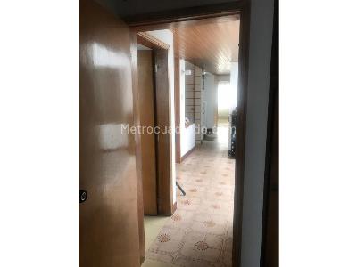 Casa de 5 alcobas en venta en La Camelia, Bogotá, 280 m² · foto 15 de 20