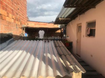 Casa de 5 alcobas en venta en La Camelia, Bogotá, 280 m² · foto 16 de 20