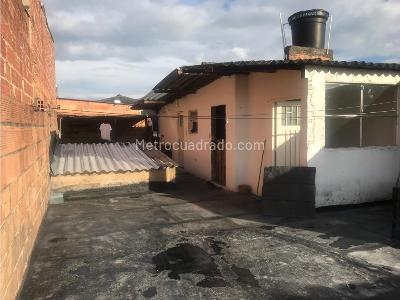 Casa de 5 alcobas en venta en La Camelia, Bogotá, 280 m² · foto 17 de 20