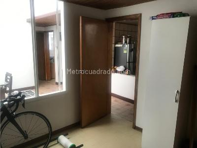 Casa de 5 alcobas en venta en La Camelia, Bogotá, 280 m² · foto 7 de 20